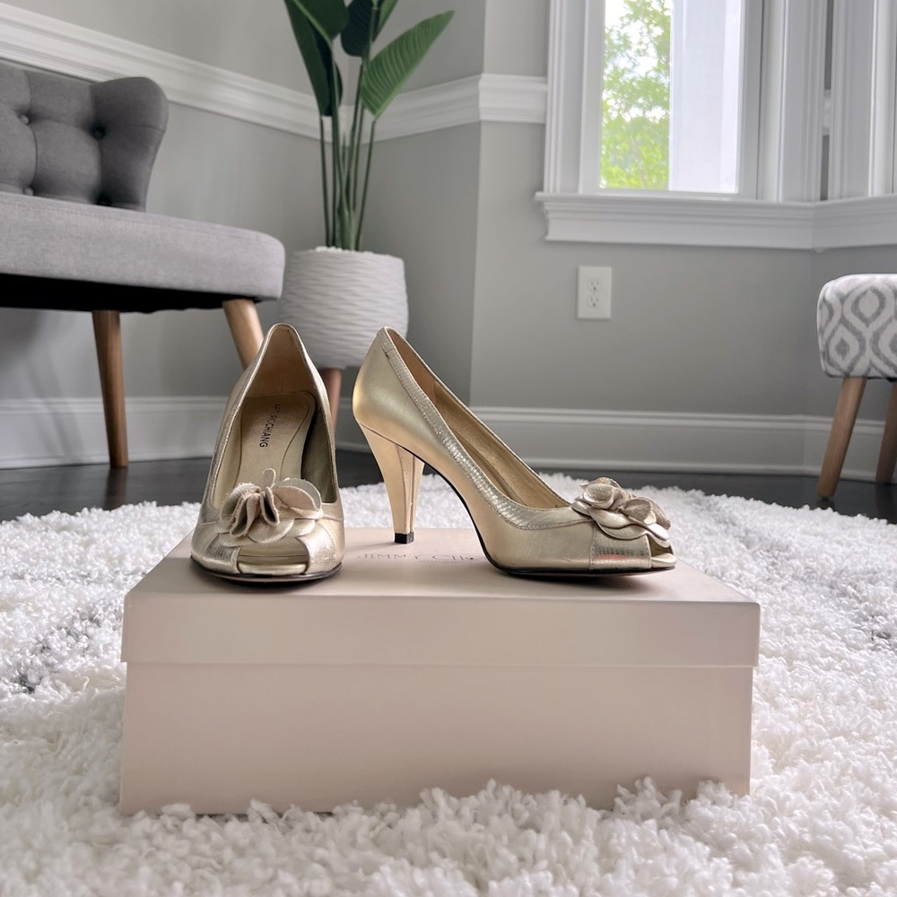 ARTURO CHIANG 100 Gold Leather Heels with Flower Accent 6.5 💕